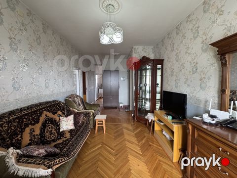 Satılır 4 otaqlı köhnə tikili 100 m² — Bakı