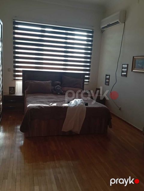 Satılır 3 otaqlı köhnə tikili 85 m²