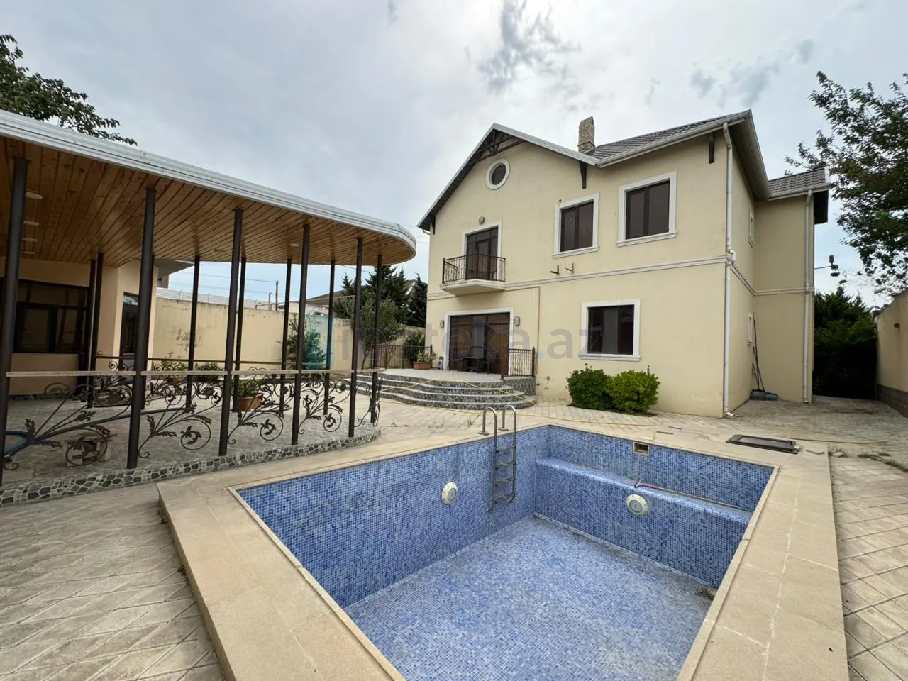 Satılır: 5 Otaq, Bağlar, Xəzər r., Mərdəkan q., 300.00 m² — Garaj, Mərdəkan (2)