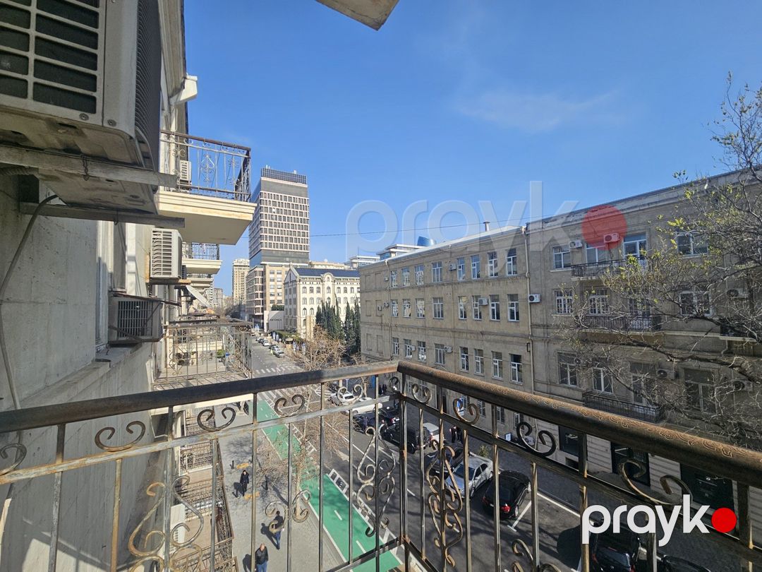 Satılır 4 otaqlı köhnə tikili 145 m² — Mənzil, Bakı (6)