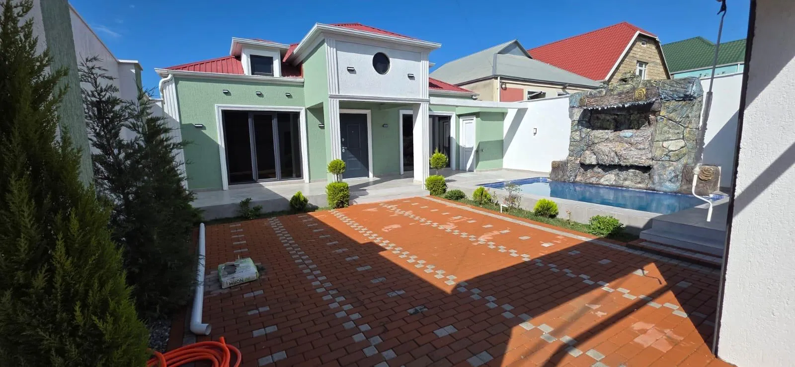 Qala, 4 otaqlı Həyət evi satılır - 130 m², 1 mərtəbə, 2.8 sot — Ev, villa, Bakı (2)