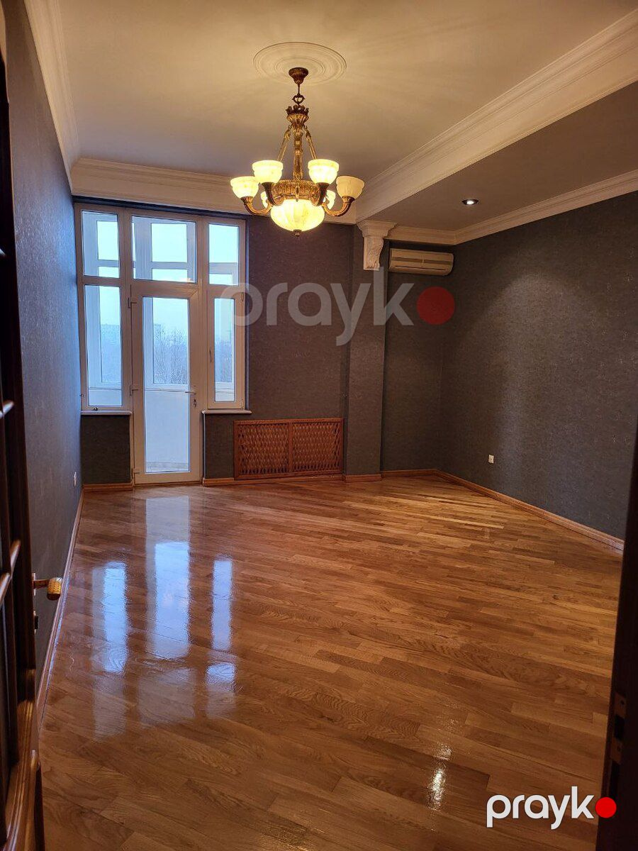 Satılır 5 otaqlı yeni tikili 220 m² — Mənzil, Bakı (7)