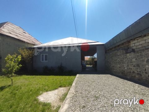 Həyət evi, Şəki r — Şəki
