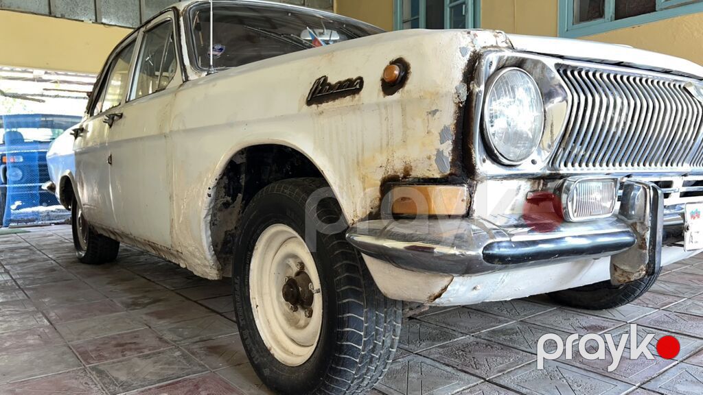 Avtomobil: GAZ-24 “Volqa” sedan Xüsusiyyətlər: - Korpus: 4 qapılı — Avtomobillər, Neftçala (3)