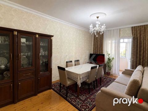 Satılır 4 otaqlı köhnə tikili 85 m² — Bakı