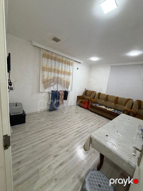 2 Otaqlı EV Kirayə Verilir — 500 AZN Çox mərkəzi və əlverişli