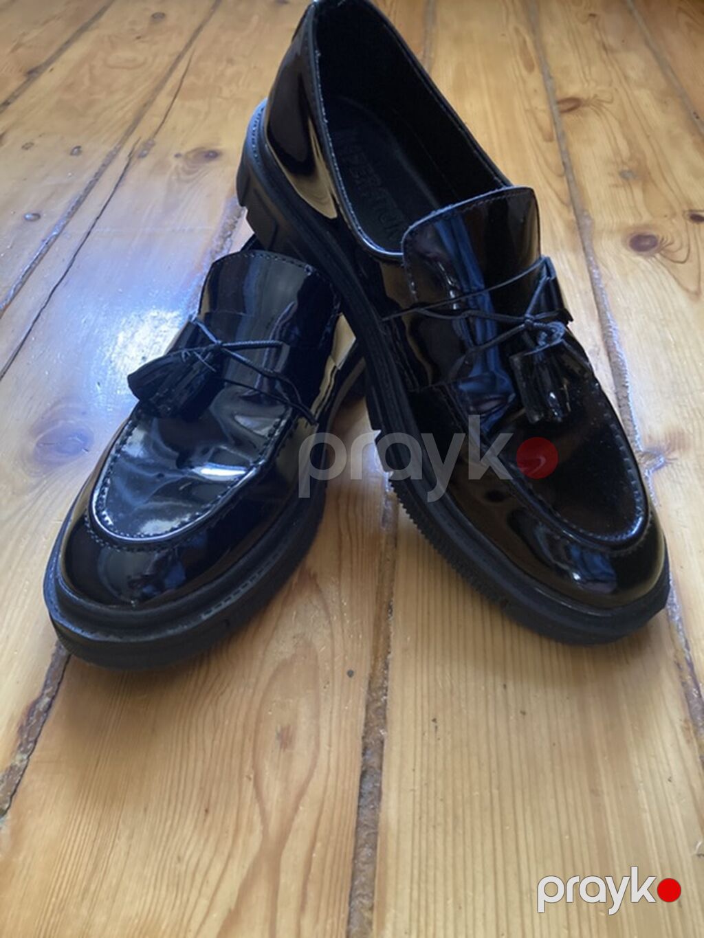 Qara laklı loaferlər – Kyper’tor - Model: klassik tassel loafer — Mokasin, Mingəçevir