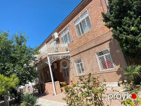 Satılır 8 otaqlı həyət evi/bağ evi 250 m² — Bakı