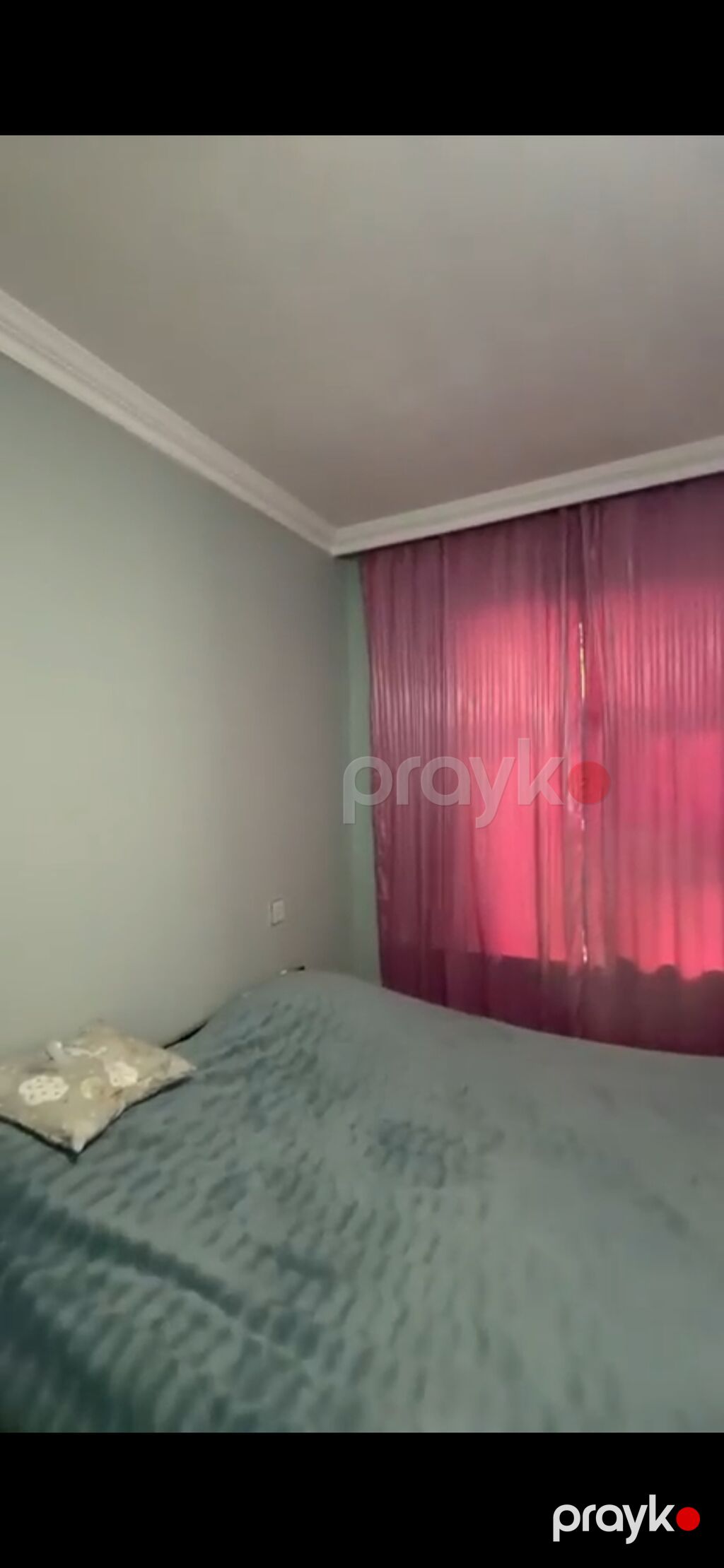 Neftçilərdə Nazlı Sarayın yanı Araz marketin üstündə iki tələbə qız — Mənzil, Bakı (7)