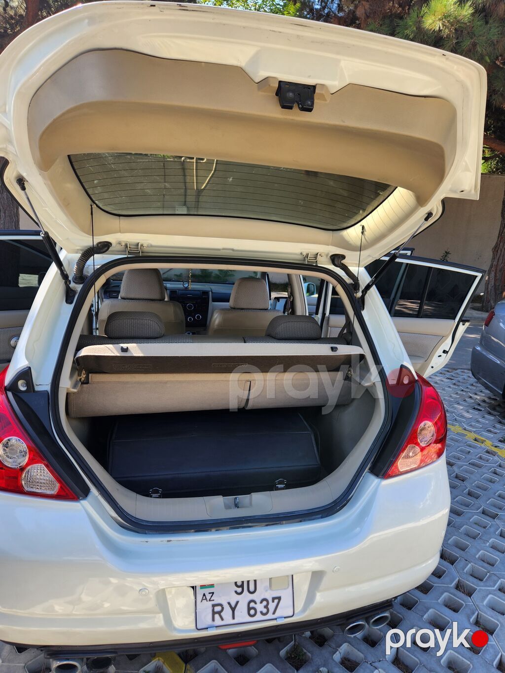 Nissan Tiida (hatchback) – ağ rəng - Kuzov: 5 qapılı hatchback, ağ — Avtomobillər, Bakı (3)