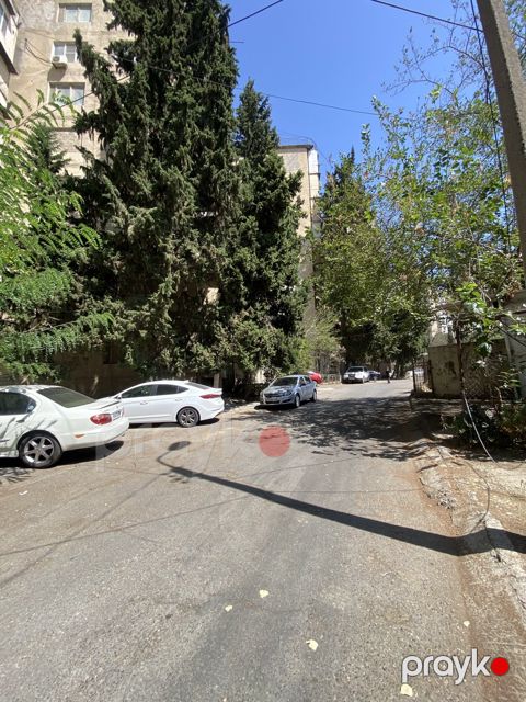 Satılır 2 otaqlı köhnə tikili 44 m² — Bakı