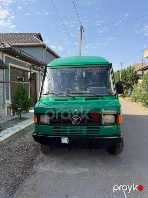 Mercedes 208 D, 2.3 L, 1994 il, 300 000 km — Cəlilabad