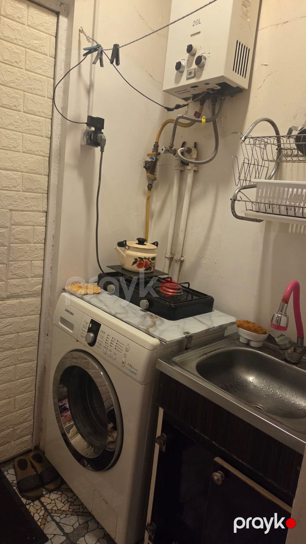 Kirayə üçün studio tipli mənzil - Planlaşdırma: bir geniş otaq + s/q — Mənzil, Bakı (2)