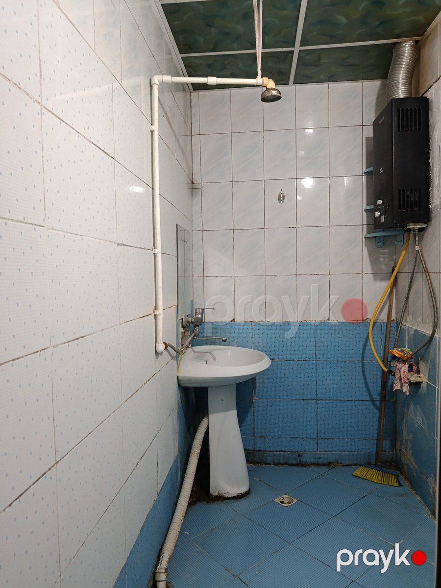 İcarəyə verilir 2 otaqlı köhnə tikili 72 m² — Mənzil, Bakı (4)