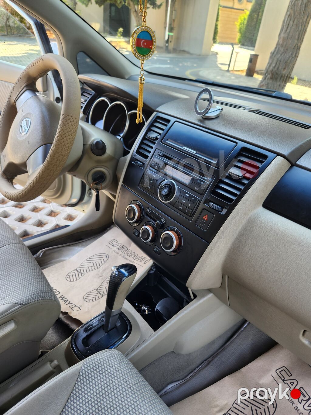 Nissan Tiida (hatchback) – ağ rəng - Kuzov: 5 qapılı hatchback, ağ — Avtomobillər, Bakı (5)