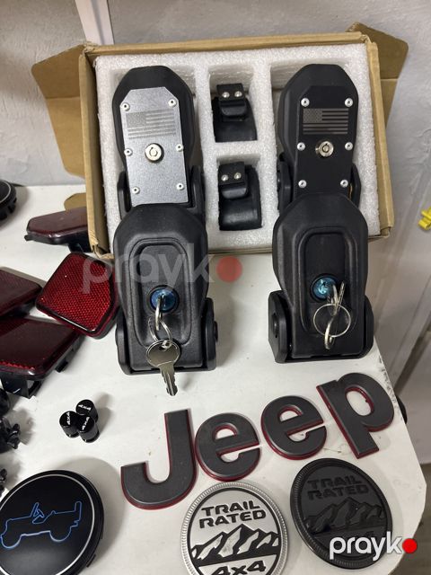 Jeep Wrangler kapot klidi — Bakı