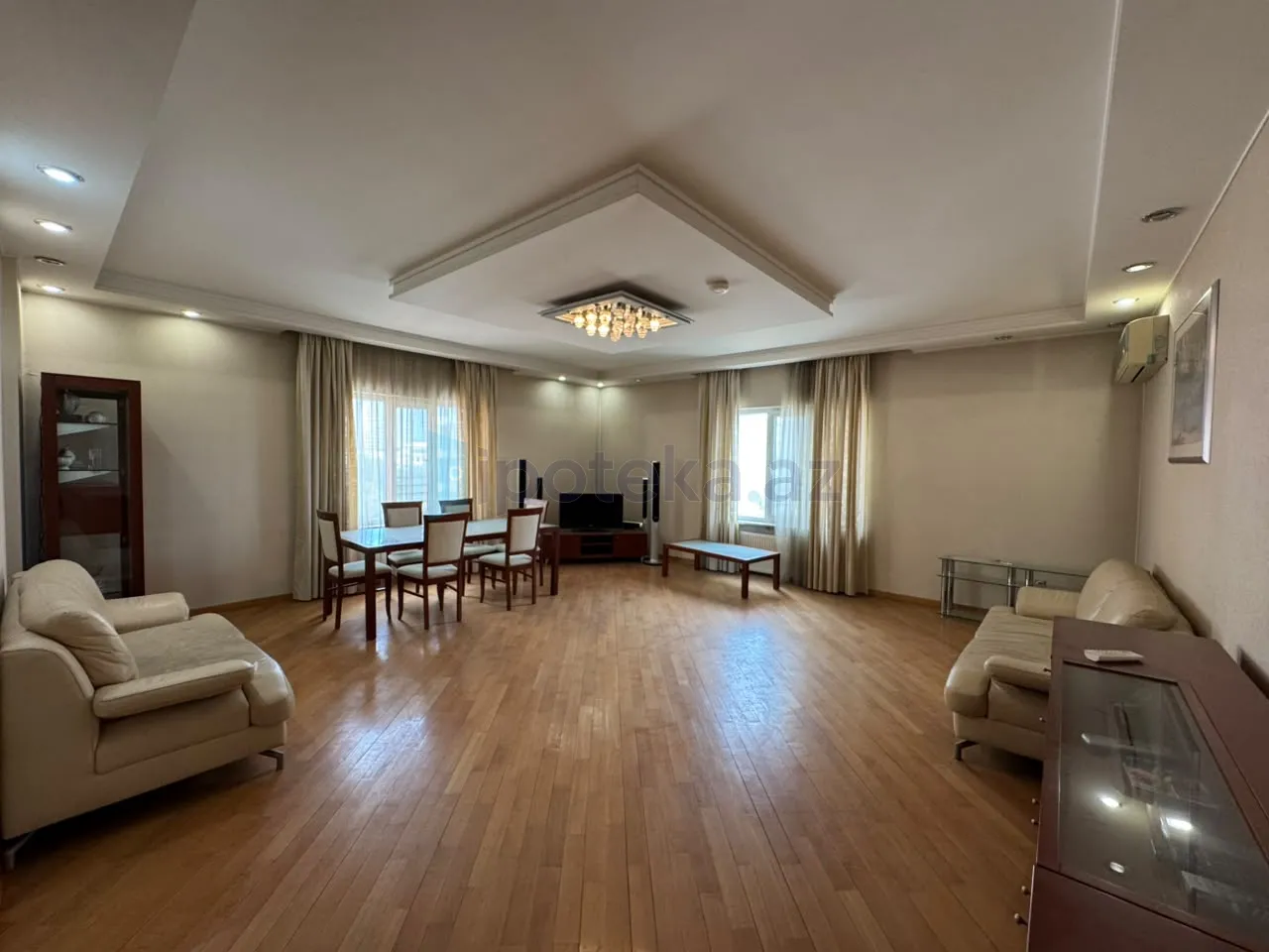 Satılır: 3 Otaq, Yeni tikili, Nəsimi r., 145.00 m²