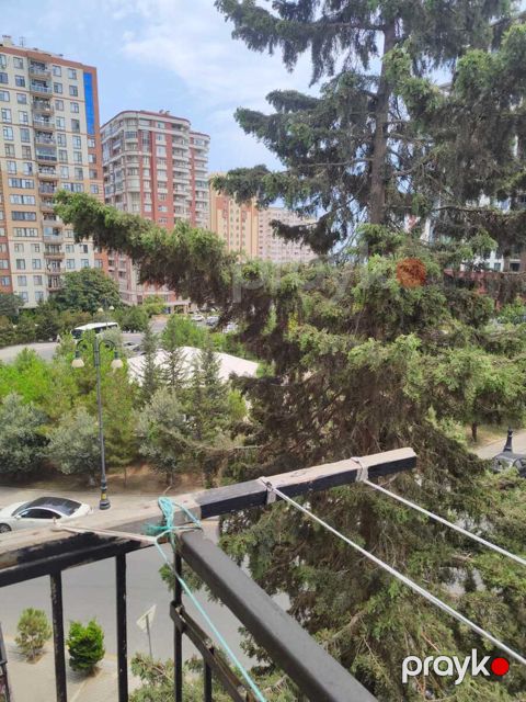 Satılır 2 otaqlı köhnə tikili 50 m²
