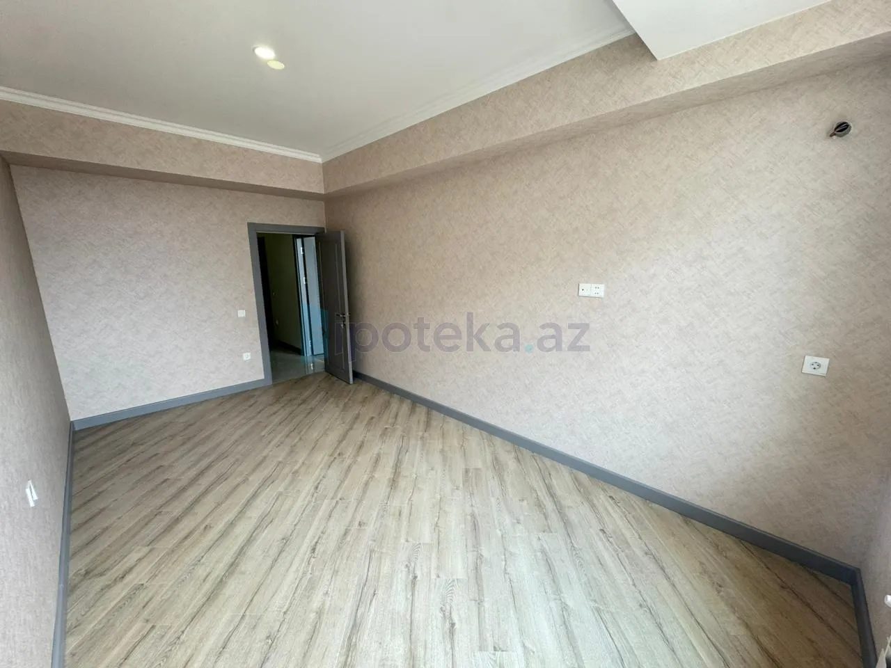 Satılır: 3 Otaq, Yeni tikili, Binəqədi r., 7-ci mkr q., 117.00 m² — Bakı