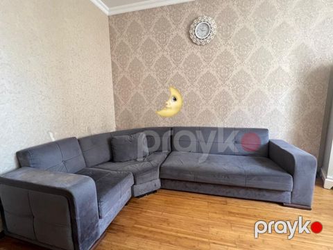 Divan 250 azn.acilir baza var. Ünvan Qarayev Ayten E — Bakı