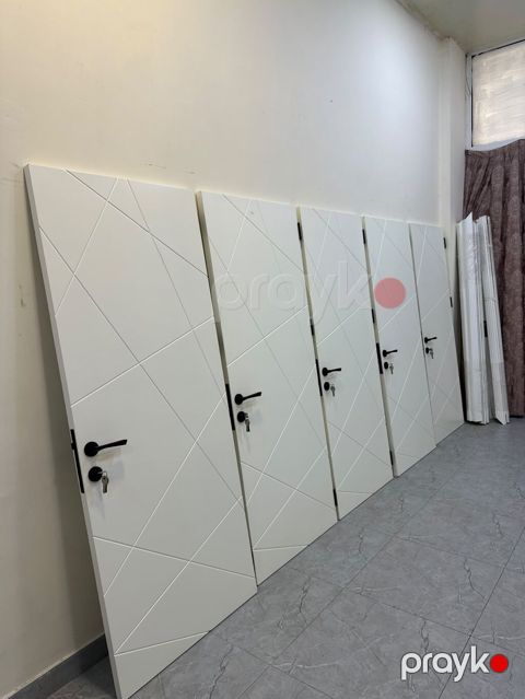 5 eded bahali maşin boyasi qapilar nalişnik çerçive zamok açarlar var — Digah
