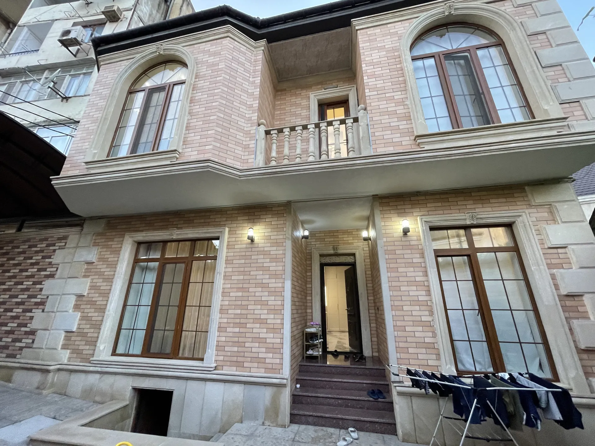 Azadlıq Prospekti m.st, 12 otaqlı Villa satılır - 550 m², 2 mərtəbə, 5 sot — Ev, villa, Bakı (2)