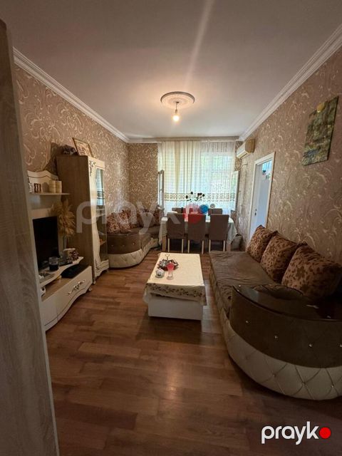 Satılır 2 otaqlı köhnə tikili 52 m² — Bakı