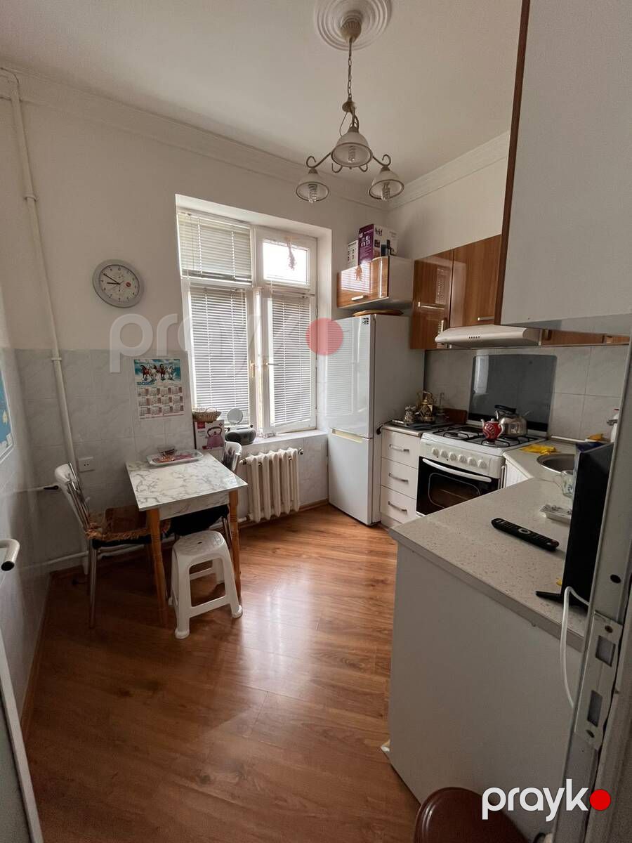 Satılır 2 otaqlı köhnə tikili 65 m² — Mənzil, Bakı (8)