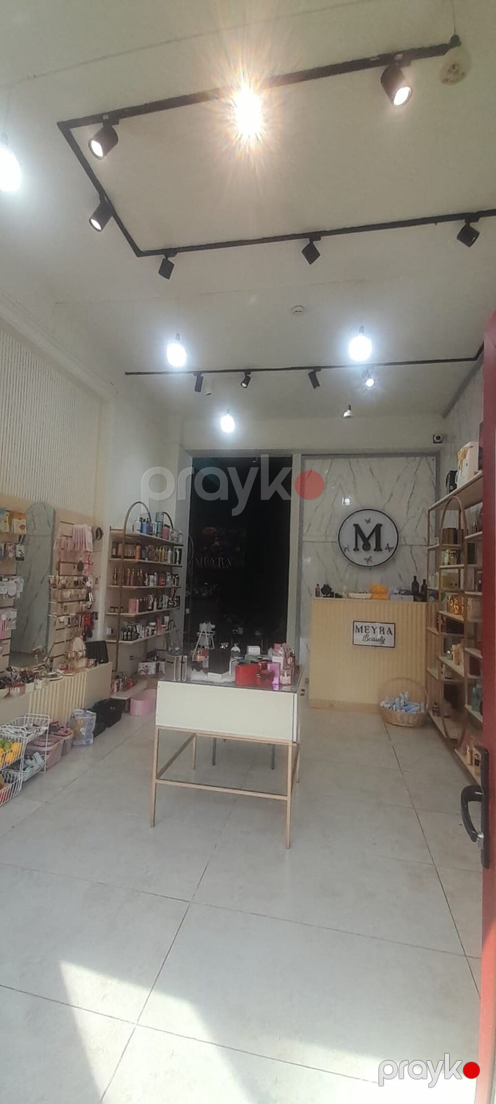Arendaya verilir Xətai metrosuna yaxin əsas kucəyə baxir geyri yaşayoş — Əmlak, Bakı (2)