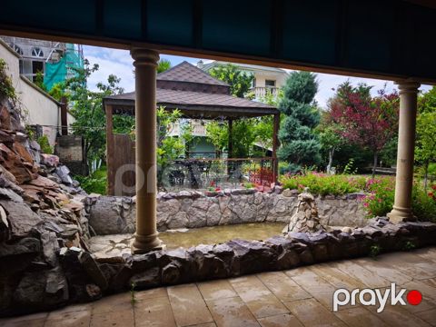 Satılır 7 otaqlı həyət evi/bağ evi 350 m² — Bakı