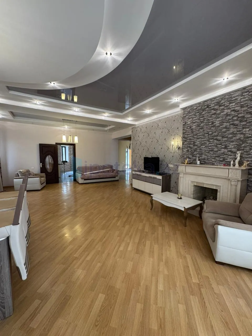 Satılır: 5 Otaq, Bağlar, Xəzər r., Mərdəkan q., 300.00 m² — Garaj, Mərdəkan (3)