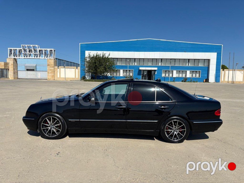 Mercedes E 320, 3.2 L, 2000 il, 277 000 km — Avtomobillər, Bakı (4)