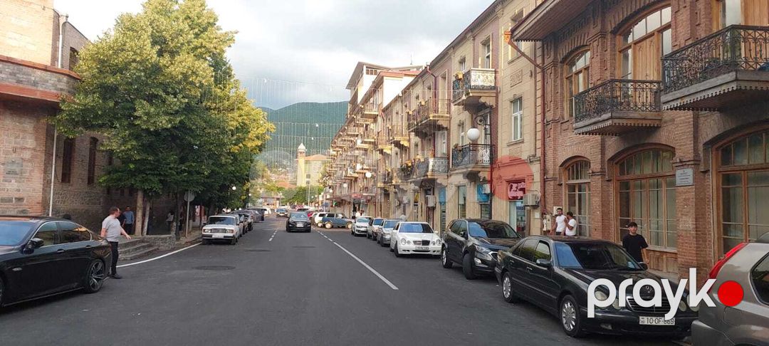 4-otaqlı mənzil, Şəki ş., 100 m² — Mənzil, Şəki