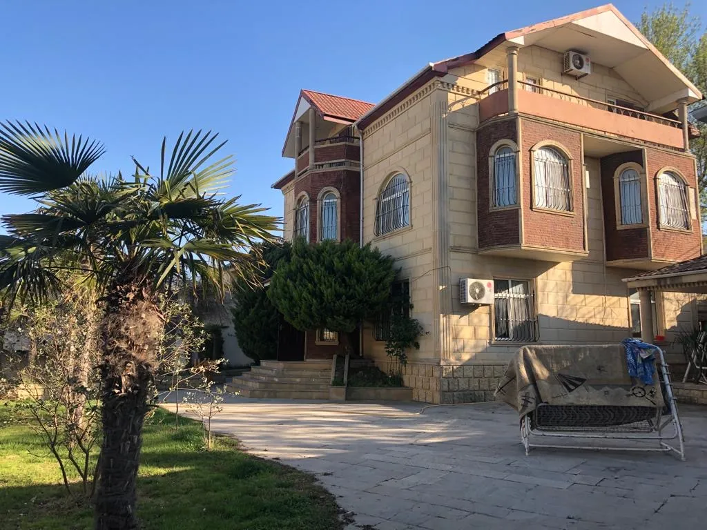 Novxanı, 7 otaqlı Həyət evi satılır - 400 m², 3 mərtəbə, 9 sot — Ev, villa, Bakı (10)