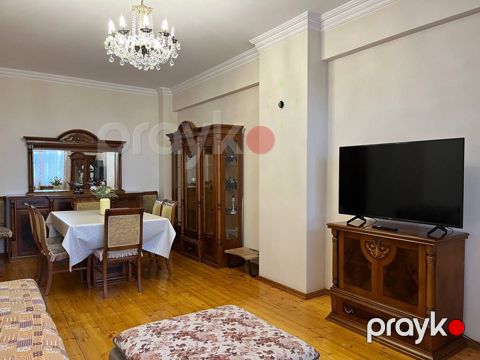 8-ci kilometr, 2 otaqlı, Yeni tikili, m. Neftçilər, 90 kv. m — Bakı