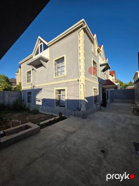 Satılır 7 otaqlı həyət evi/bağ evi 400 m² — Bakı