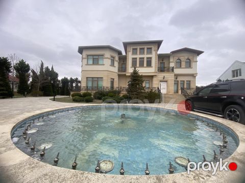 Satılır 7 otaqlı həyət evi/bağ evi 300 m² — Bakı