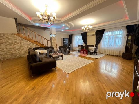 Satılır 5 otaqlı həyət evi/bağ evi 300 m² — Bakı