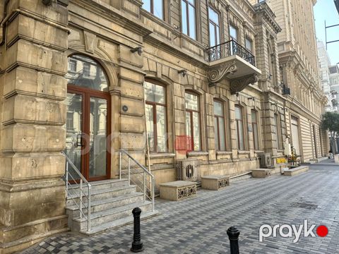 Satılır obyekt 435 m² — Bakı