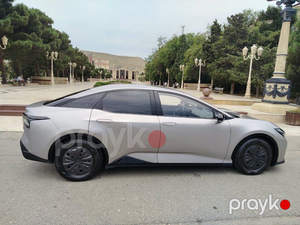 Toyota bZ3, 65.2 kWh, 2024 il, 48 000 km — Avtomobillər, Bakı (5)