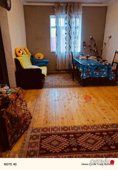 Satılır 3 otaqlı həyət evi/bağ evi 100 m²