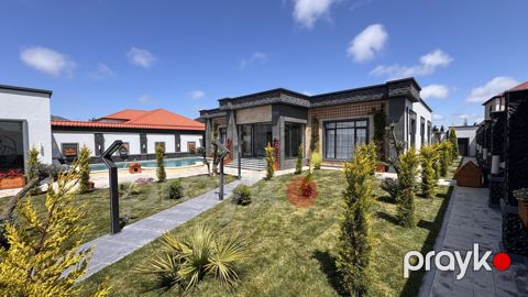 Satılır 5 otaqlı həyət evi/bağ evi 300 m² — Bakı