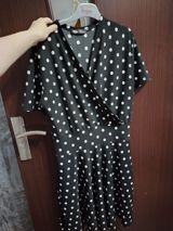 Qara rəngli, ağ xallı qadın paltarı - Dizayn: Klassik polka-dot — fatima