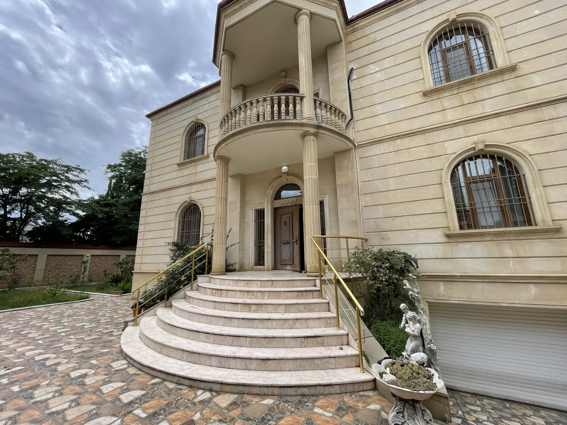 Nəsimi m.st, 7 otaqlı Villa satılır - 600 m², 3 mərtəbə, 9 sot — Bakı