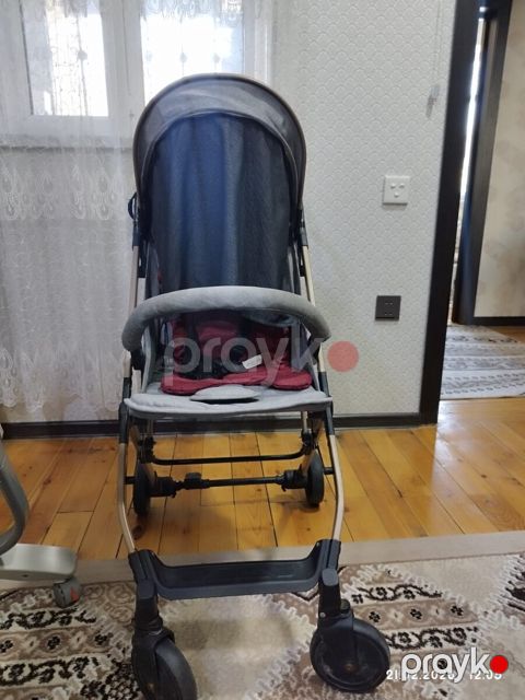 Uşaq arabası — Bakı