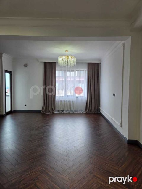 Satılır 3 otaqlı yeni tikili 142 m²