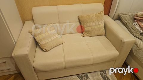 İki nəfərlik krem rəngli divan - Kompakt ölçülü, qısa oturacaqlı iki — Bakı