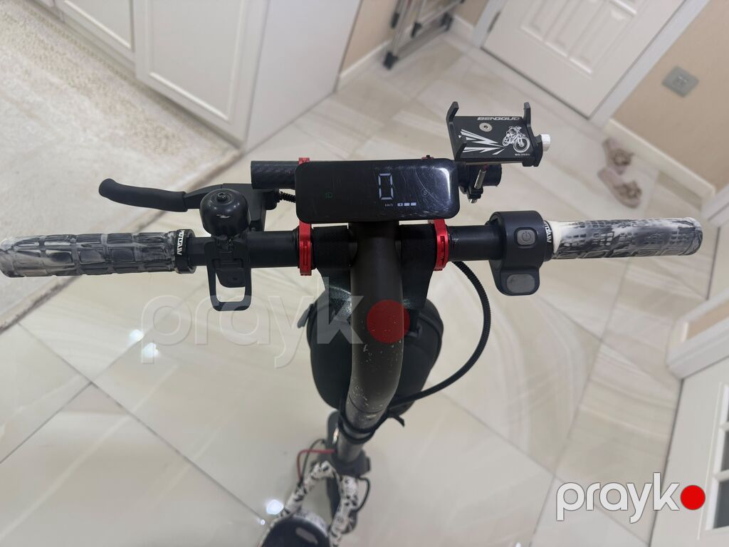 Alman brendi Navee V40dir cox keyfiyyətli maldir pula ehtiyac oldugu — Skuterlər, Bakı (2)
