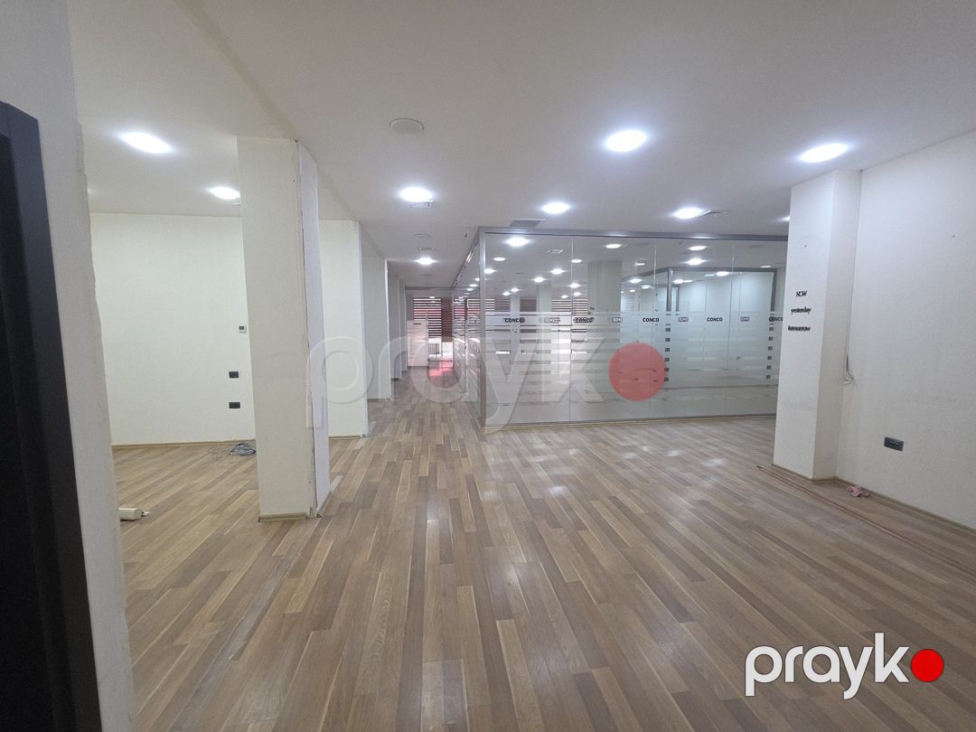 Satılır obyekt 303 m² — Əmlak, Bakı (6)