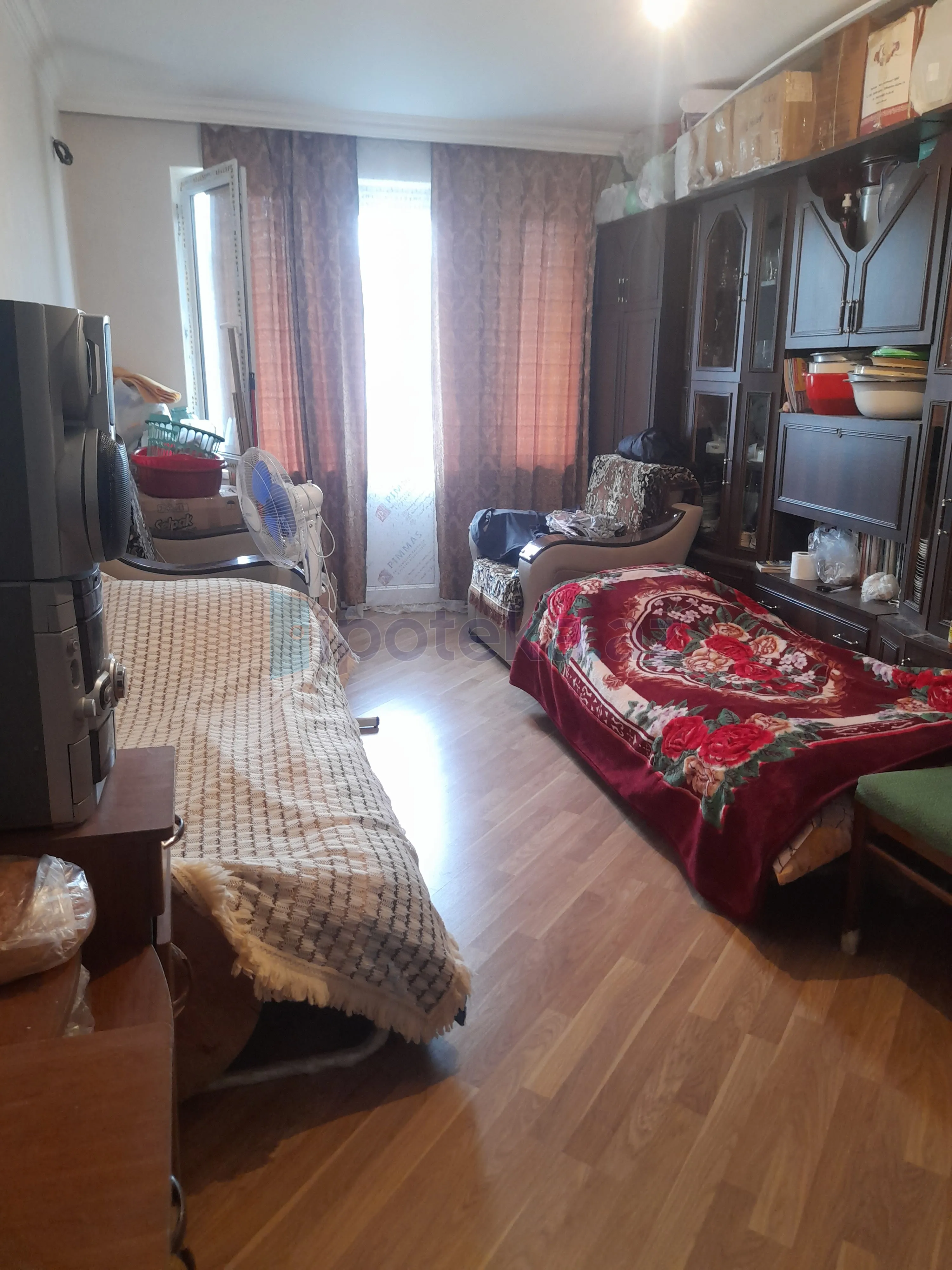 2 Otaq, Köhnə tikili, 40.00 m²